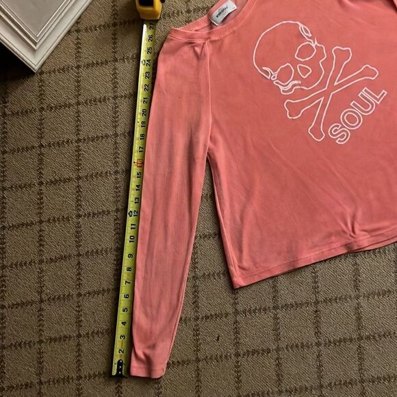 Soul Cycle coral waffle knit long sleeved shirt w skull graphic -S - Picture 6 of 8